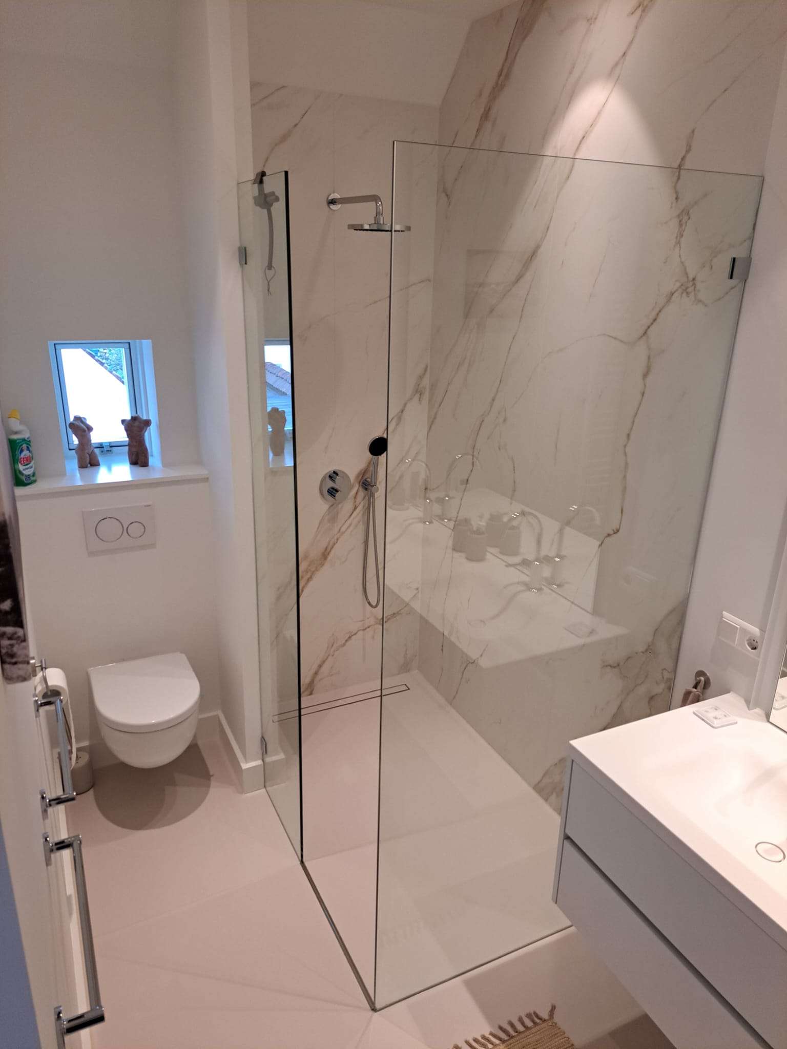 Gehele woningrenovatie - badkamer - Loodgietersbedrijf Kroon